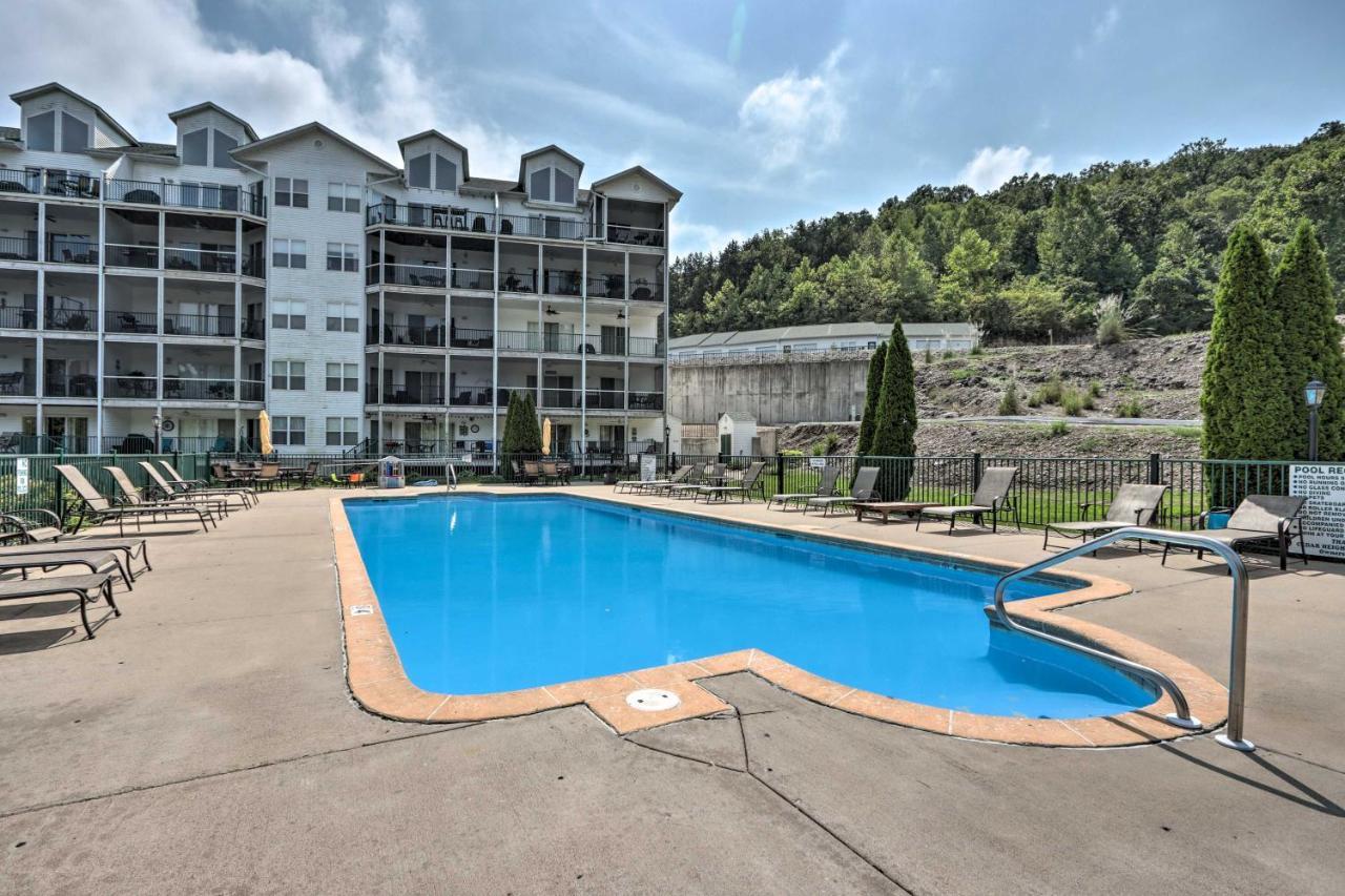 Lakefront Ozark Condo With Balcony And Seasonal Pool! Camdenton Eksteriør bilde